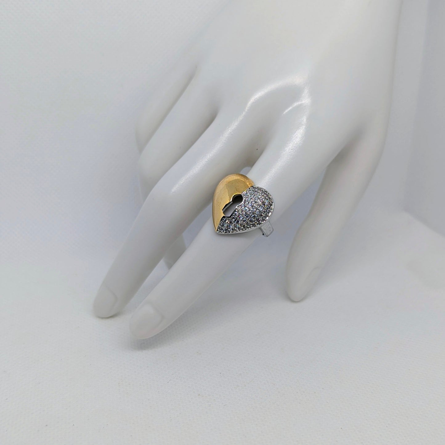 Amora Ring