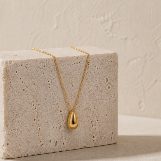 Lúmina Drop Necklace