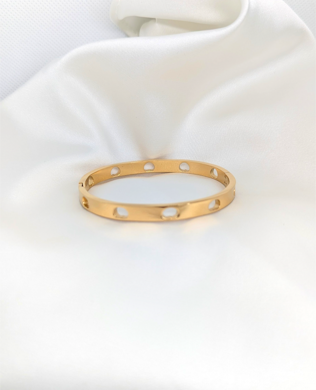 Hollow Heart Bracelet