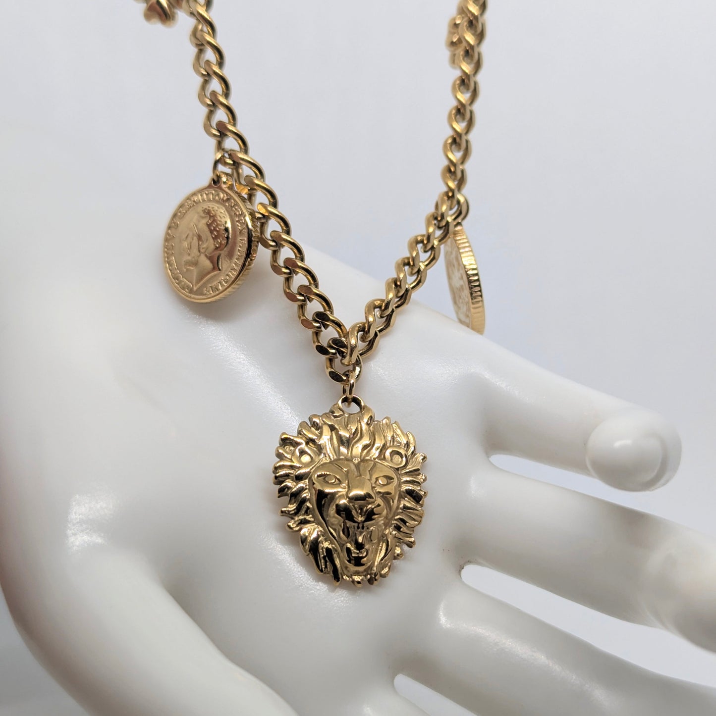 Liona Necklace