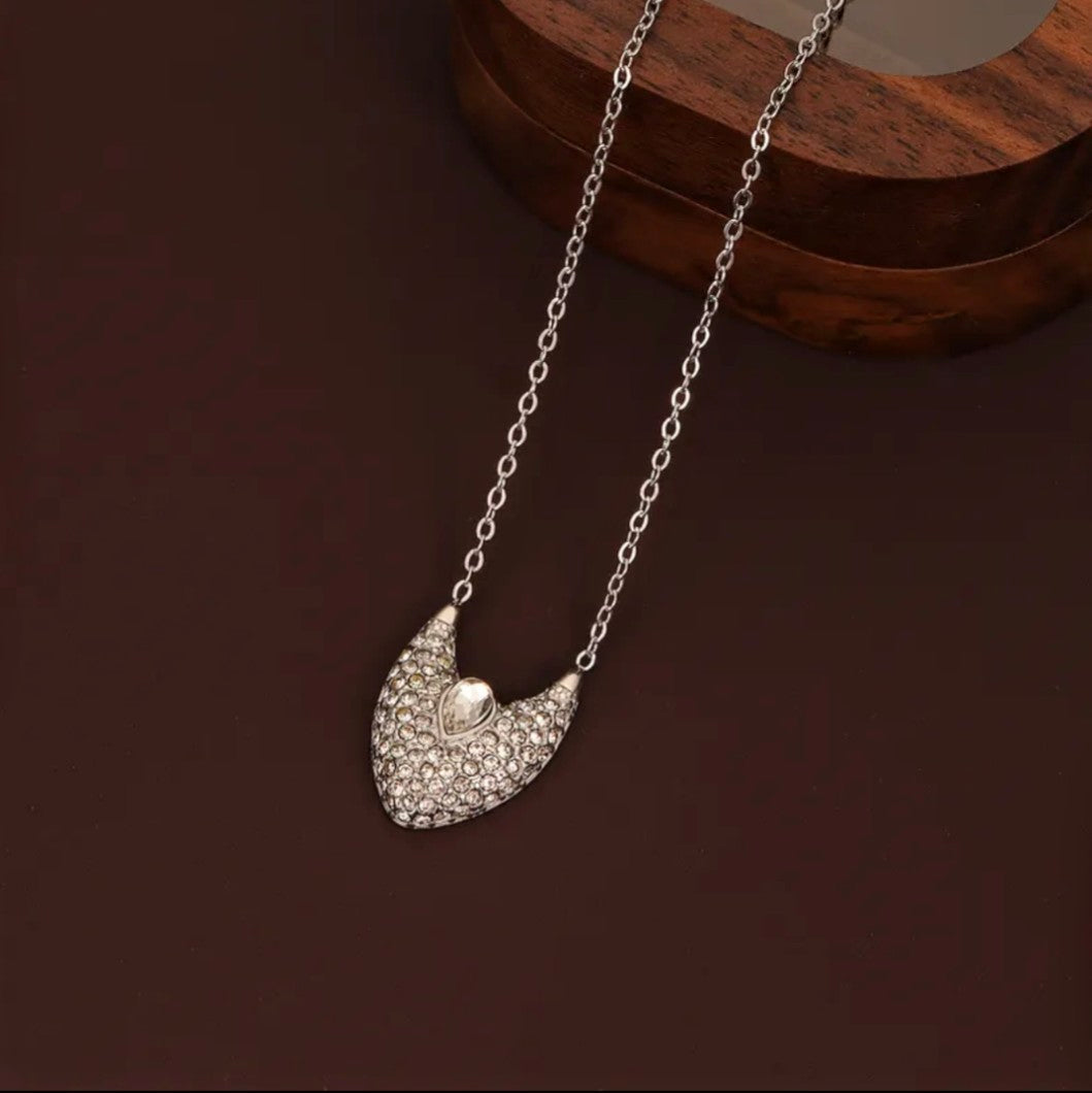 Numa Necklace