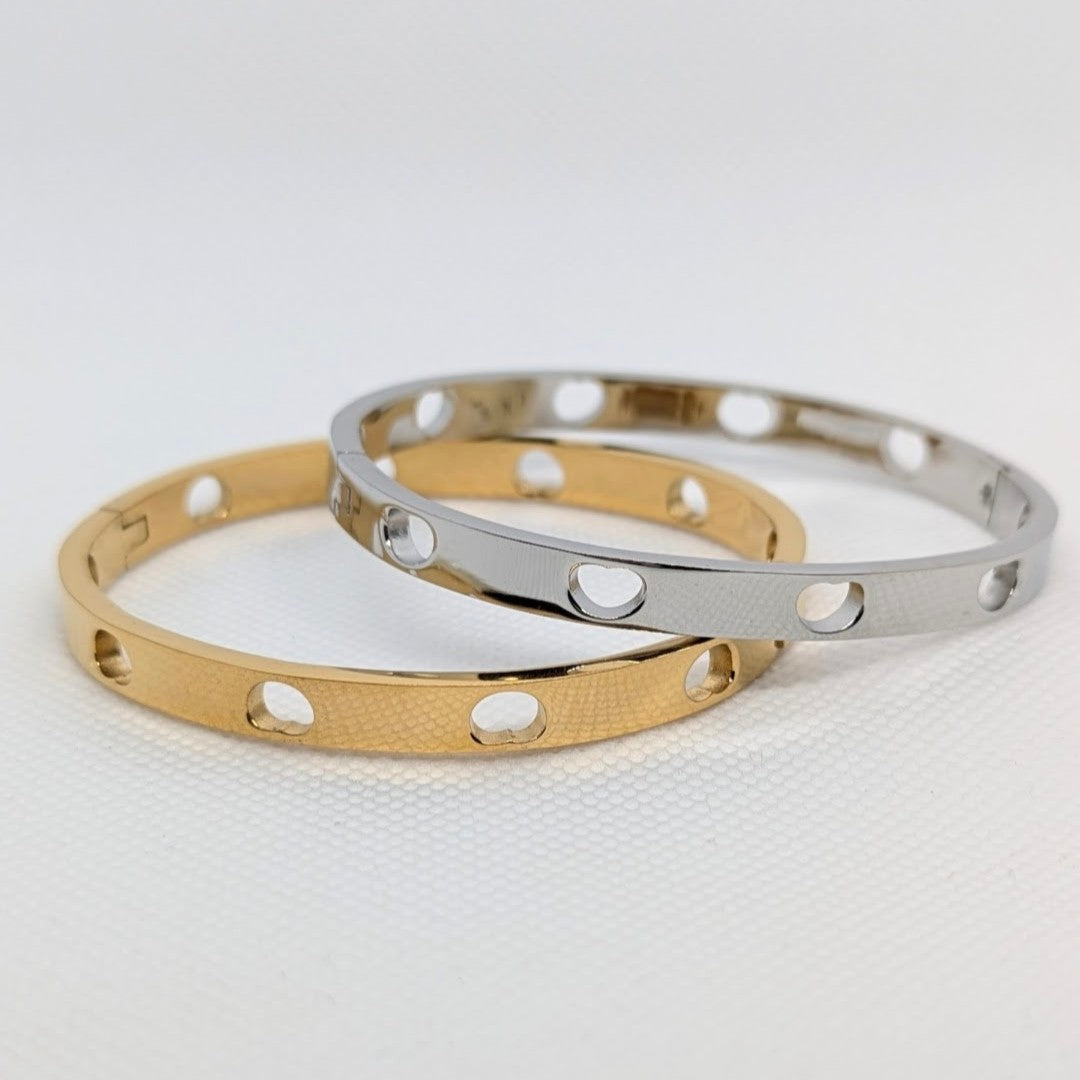 Hollow Heart Bracelet