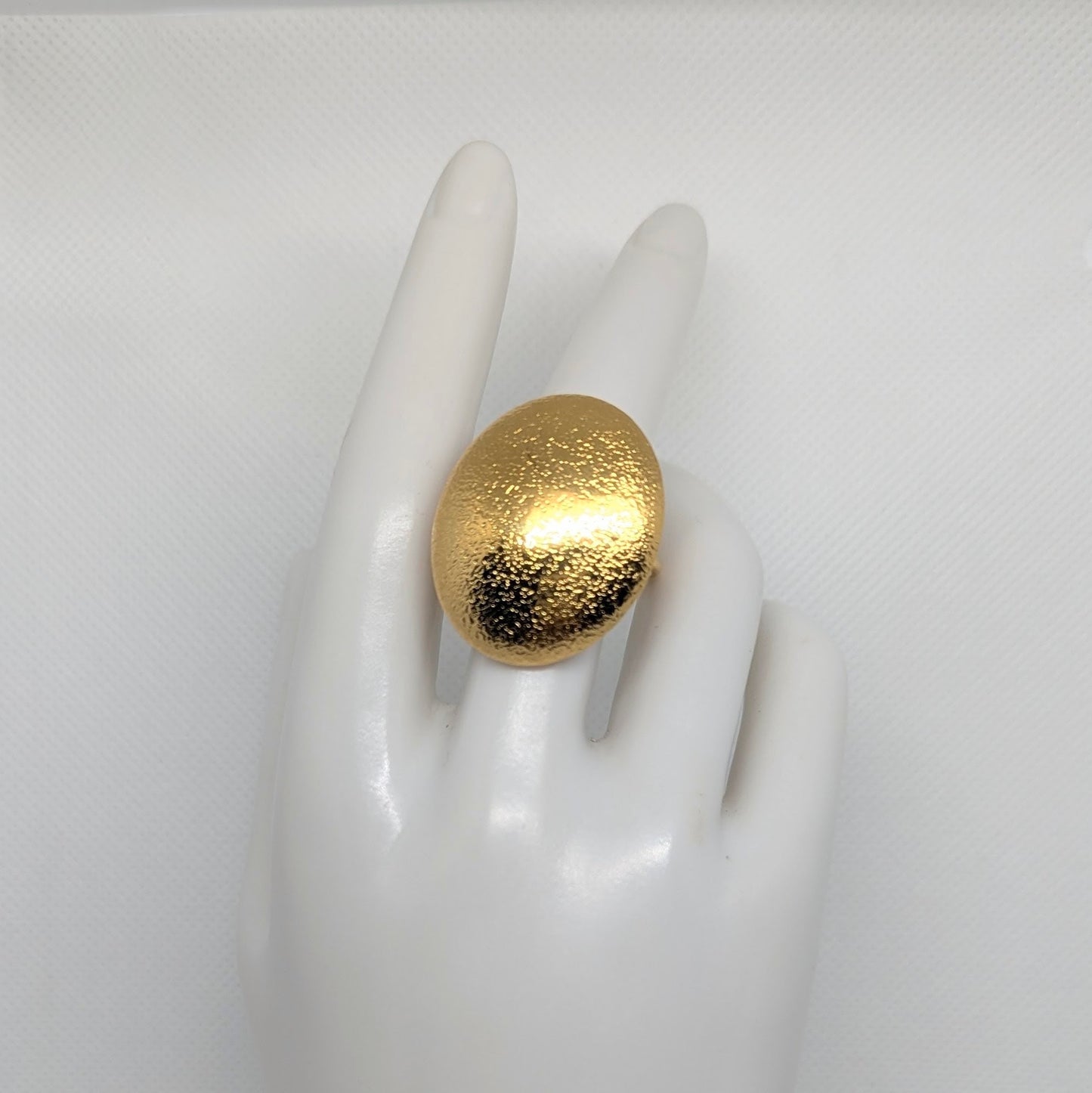 Ava Ring